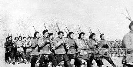 老照片里的清末海陆两军 感觉训练有素？