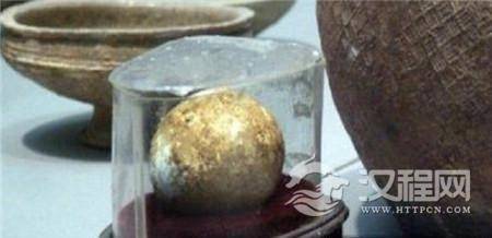 西周陶罐被挖掘装得满满的鸡蛋 距今2900多年