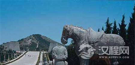 武则天墓前有多少无头石像 乾陵的守墓石像被人砍的头