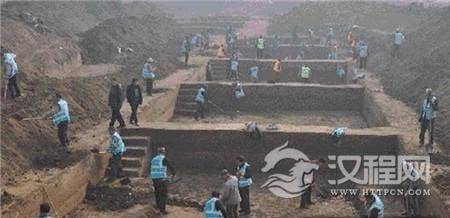 战国时就有玻璃杯了 其实那是用天然水晶磨成的杯子