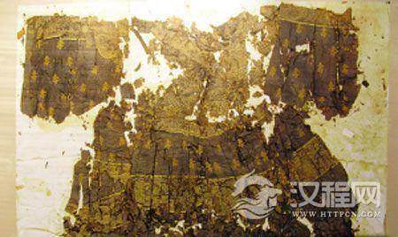 明十三陵为何就定陵被打开？墓内却什么都没有呢