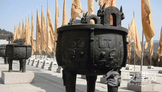 秦武王举鼎死了 而很多人是被扔在鼎中“烹煮”而死