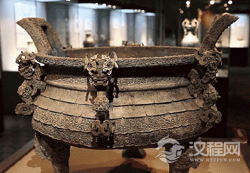 秦武王举鼎死了 而很多人是被扔在鼎中“烹煮”而死