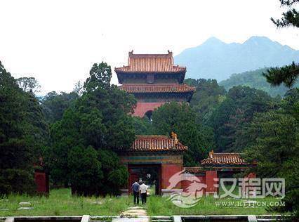 康熙大帝的景陵何时被盗的？