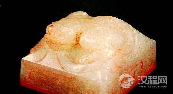 大家都在抢一块石头曹操却抢了一个人而刘备抢了名分