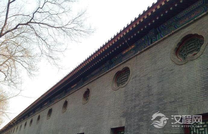 和珅爱钱还是爱老婆 和珅的老婆其地位如何