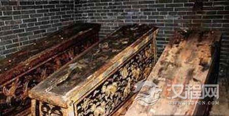 清东陵诡异瞬间：乾隆棺内竟有5具尸体