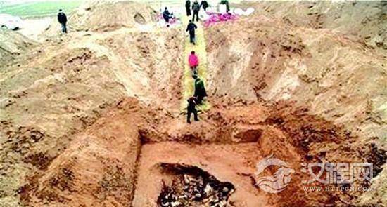 史无前例：曹操发迹地现巨大佛像坑