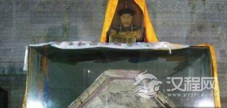 乾隆死后墓中两次复活吓傻盗墓贼