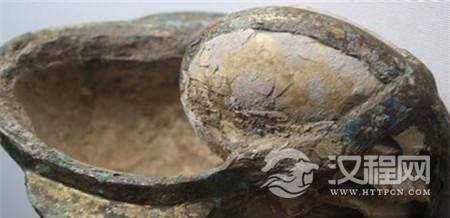 揭秘关羽斩华雄为何要了一杯温酒?