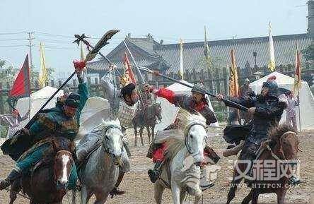 历史上刘备老奸巨滑三英战吕布蓄意相瞒有意放水