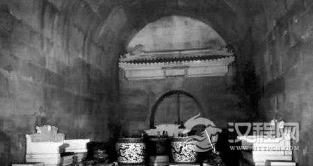 揭明十三陵守陵部队：新兵夜遇绣花鞋被吓瘫