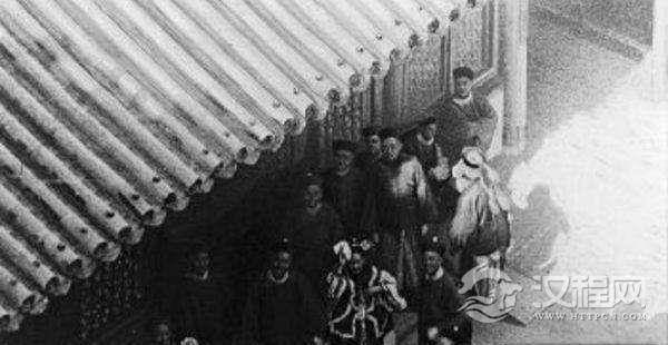 慈禧为什么怕电影：70大寿皇宫放电影曾爆炸