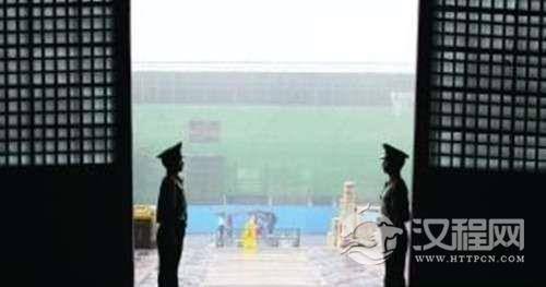 揭明十三陵守陵部队：新兵夜遇绣花鞋被吓瘫