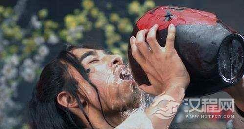 水浒中武松到底能喝多少酒？白酒其实也就一斤多