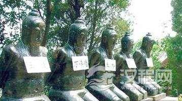 岳飞墓前跪像张俊简介 张俊是如何陷害岳飞的？