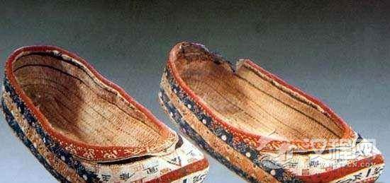 魏晋南北朝服饰：魏晋南北朝穿什么鞋子