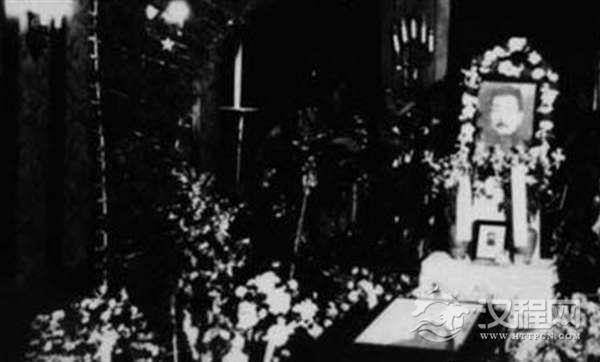 鲁迅死后楠木棺材和墓地谁送的？丧礼主办人是谁