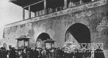 末代皇帝溥仪大婚罕见照：溥仪和婉容皇后的婚礼