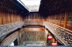 徽派民居卢村、无不折射出古代艺人娴熟的技巧及超凡的智慧