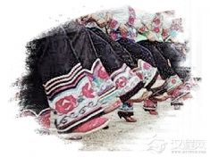 彝族左脚舞