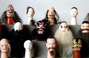 一段樟木一把刀，刻画栩栩众生相，据说这是传男不传女的民间工艺