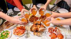 聪明的人，都戒掉了饭局