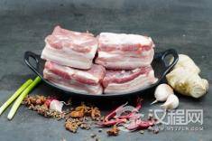煮猪肉煮排骨时，有“3不放”，煮出来的肉香味十足，还没腥味。