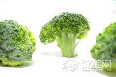 想吃洗西兰又怕洗不干净，教你几个小妙招，虫卵污垢自动出来，做出来颜色翠绿！