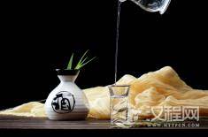 中国酒文化中的教育功能与传承意义