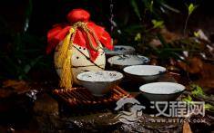 古代酒令：一种独特的饮酒游戏与诗词传承