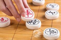 残局之美：象棋中的智慧较量