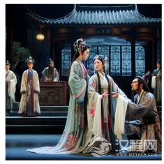 白居易的《长恨歌》：一首揭示爱情与政治交织的史诗