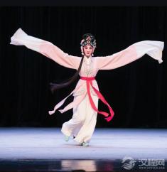 戏曲《失子惊疯》三摔袖技法解析