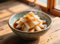 空碗倒扣桌上会穷？翻过来垫块年糕，扣碗变招财“聚宝盆”！