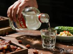 “二锅头”为啥“二”?第一锅酒哪去了?