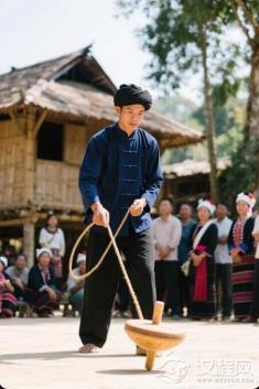 会说话的陀螺一个民族的旋转密码