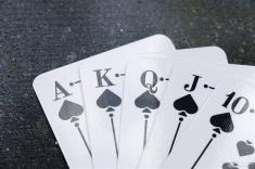 德州扑克和象棋之间的那一步险棋