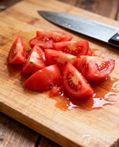 厨房抹布和菜板，是不是家庭饮食安全的“最大盲区”？​