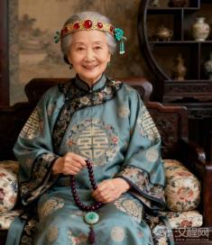 大观园里谁说了算？贾母的真实权力有多大？