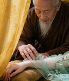 古代“太医”给后宫嫔妃看病，真的需要“悬丝诊脉”吗？