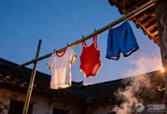 为什么“小孩的衣服天黑前必须收”,是怕沾上“露水”还是“别的东西”?