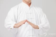 别站定，走起来：八卦掌的实战智慧