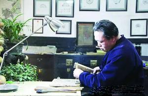 山西民间技艺 年画界“化石” 说的就是平遥木版年画