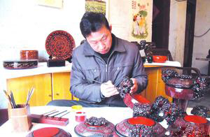 让漆器艺术走向世界——探访祝成超与曾侯乙墓出土文物漆器工艺