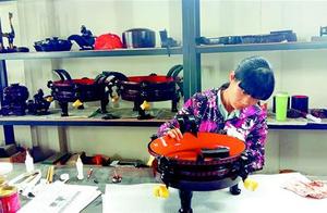 12工匠苦守楚式漆器髹饰技艺