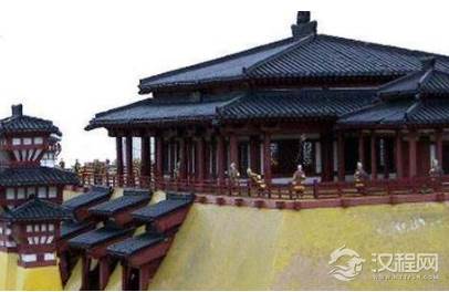 鲁考公是什么样的人？是整天忙于政务，还是无暇顾及后宫？