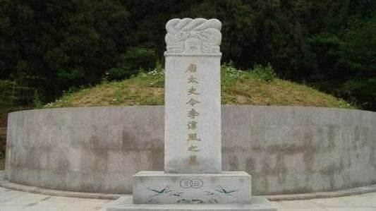 袁天罡李淳风斗法，为武则天选墓地，金钗正好穿铜钱