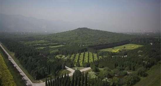 秦始皇陵迟迟不发掘机关重重难下手，这到底是个什么规模的陵墓？