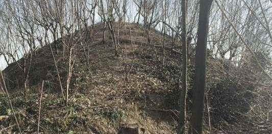 明朝最大的官杨一清，如今坟墓荒芜部分坍塌